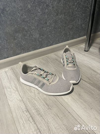 Кросовки Adidas 39 размер
