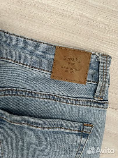 Джинсы Bershka