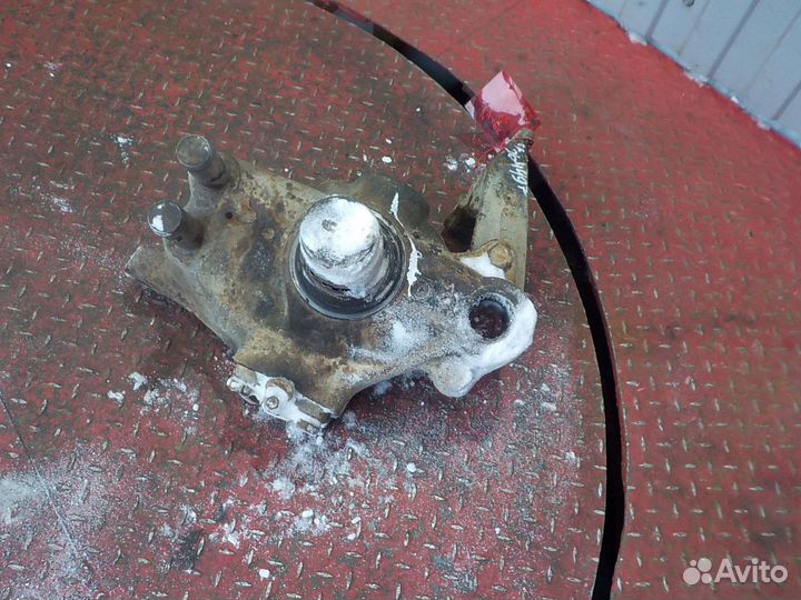 Кулак поворотный правый Scania