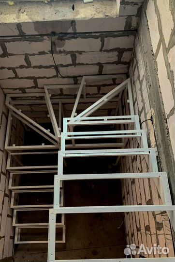 Металлокаркас для лестницы 