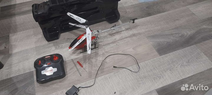 Вертолёт на пульте управления