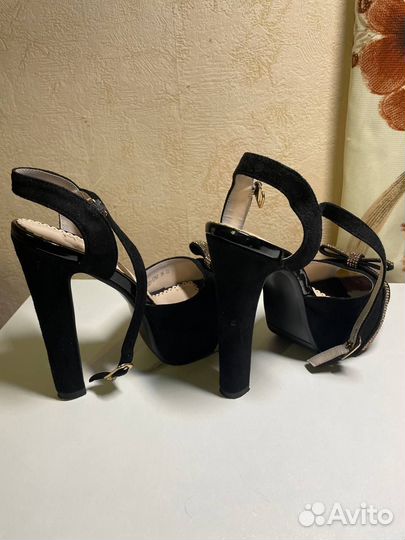 Босоножки женские