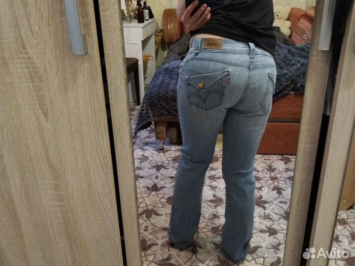 Джинсы женские levis