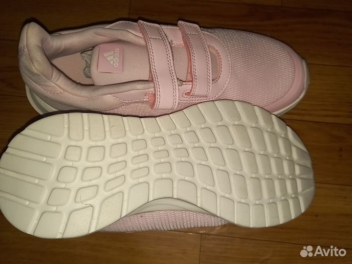 Кроссовки Adidas новые