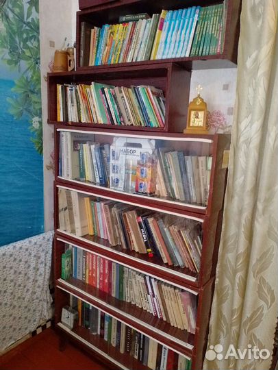 Книжные полки массив