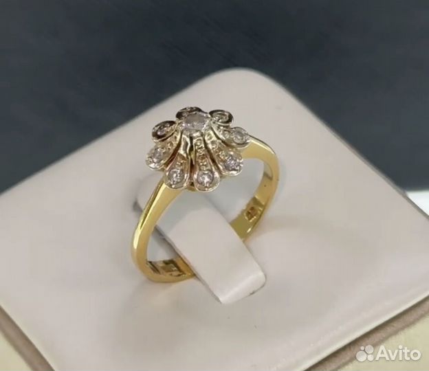 Золотое кольцо с бриллиантами 750 пробы
