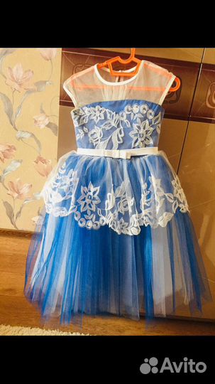 Платье праздничное