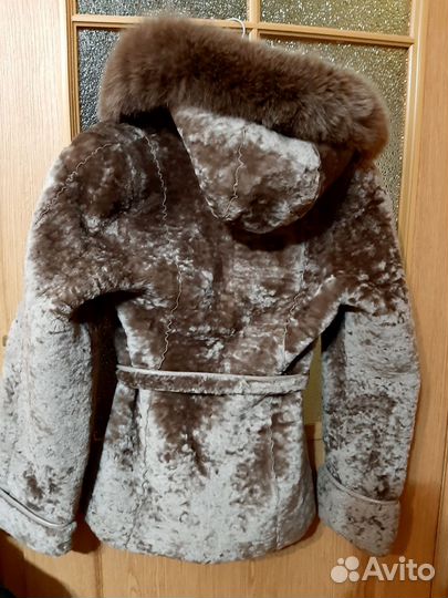 Шуба мутоновая с песцом женская размер 44