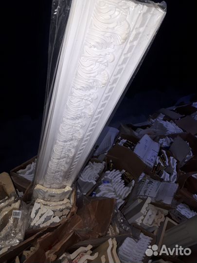 Потолочный плинтус