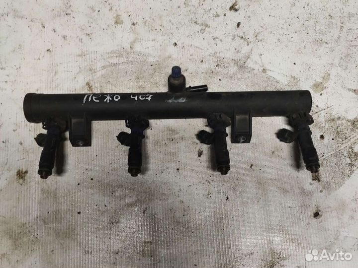 Топливная рампа форсунки Пежо 307