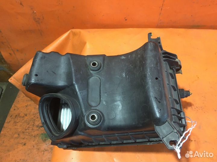 Корпус возд.фильтра Toyota Corolla spacio AE115N