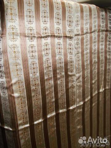 Шторы или ткань для обивки мебели