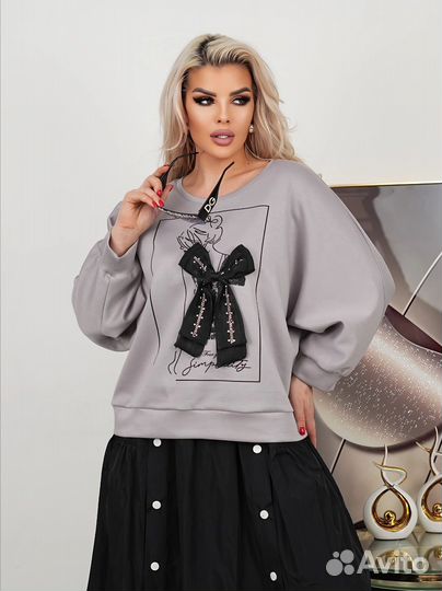 Потрясные костюмы женские 48,50,52,54