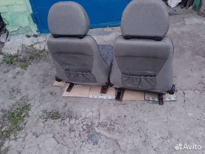 Передние сиденья на ваз 2114-09