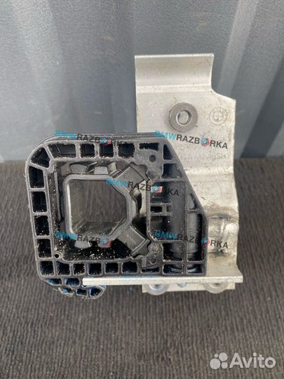 Кронштейн (крепление) радиатора левый нижний BMW