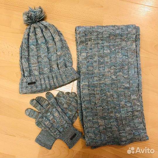 Оригинальный комплект fila: шапка, шарф, перчатки