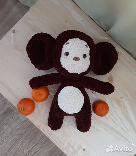 Вязаная плюшевая игрушка Чебурашка