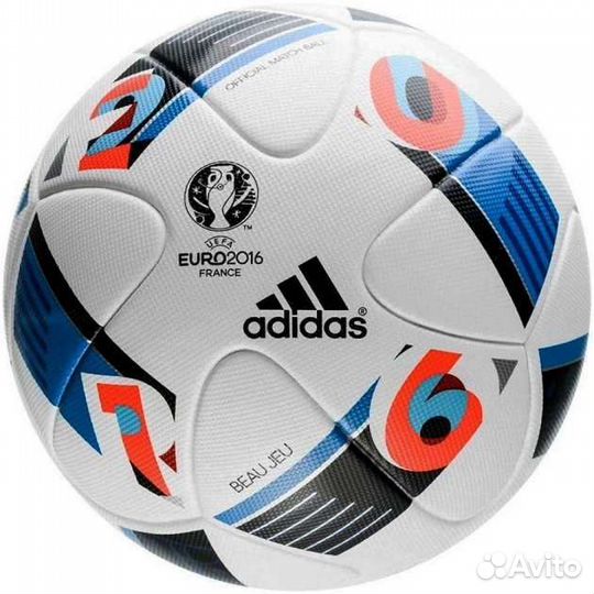 Футбольный мяч adidas