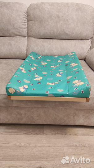 Пеленальная доска на кроватку