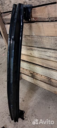 Усилитель бампера задний Volkswagen Golf 5