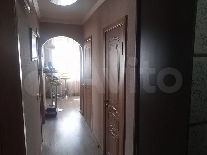 3-к. квартира, 70 м², 1/2 эт.