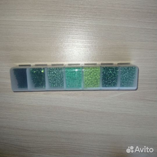 Бисер зелёный