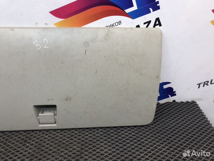 504169489 Крышка бардачка Iveco Stralis