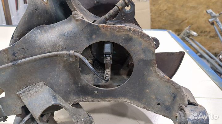 Ступица (кулак, цапфа) Ford Mondeo 3, 2003