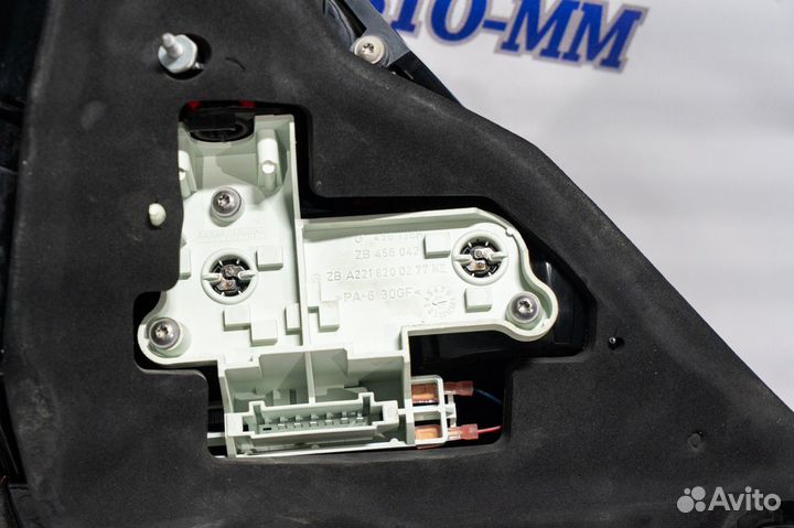 Фонарь задний правый Мерседес S-класс W221 дорест