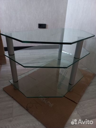 Стеклянная тумба под тв