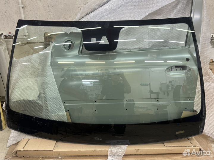 Оригинальное лобовое стекло w213