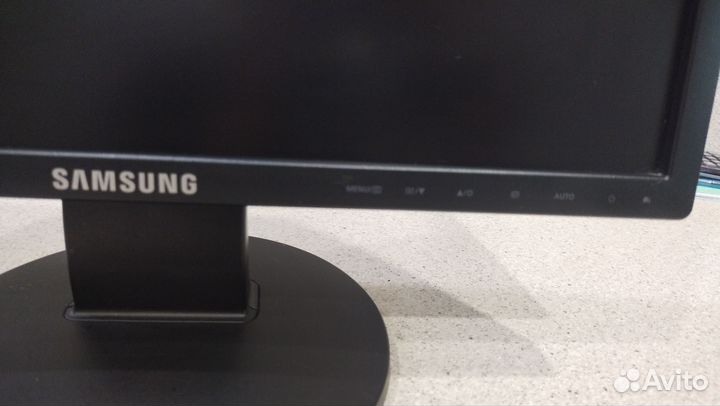Монитор Samsung