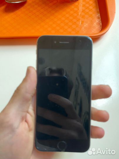 Телефон iPhone 6