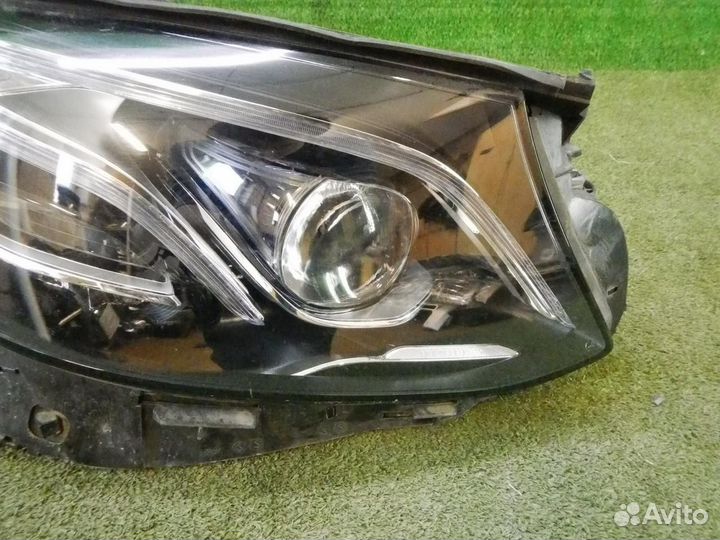 Фара правая Mercedes-Benz E-Class