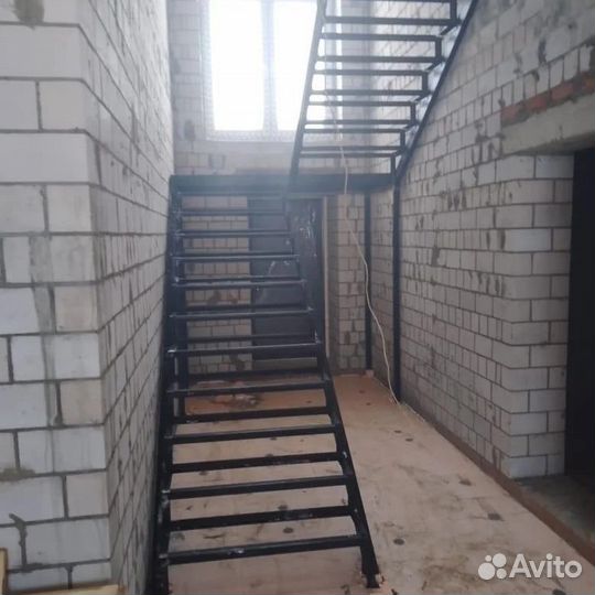 Металлическая лестница