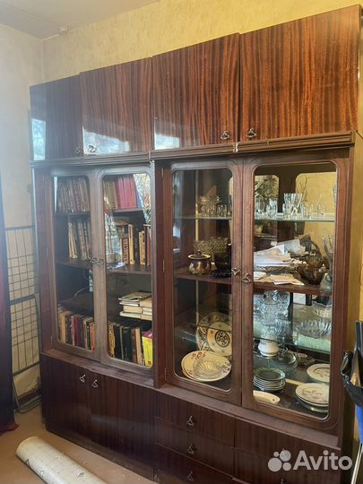 Шкаф сервант