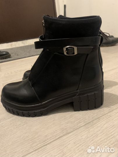 Ботинки новые 38 размер