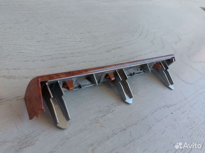 Toyota Land Cruiser 200 декоративная накладка