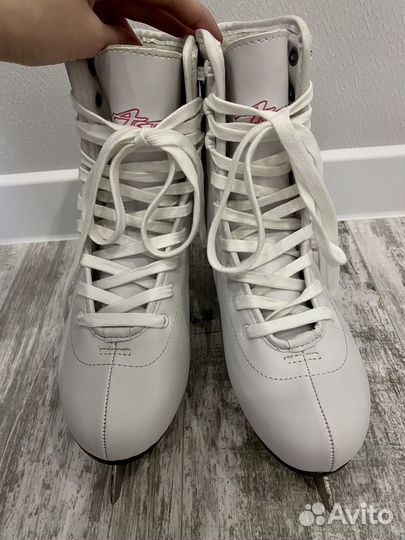 Коньки фигурные женские 40,41 размер