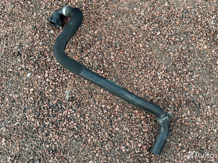 BMW Патрубок 64218073447