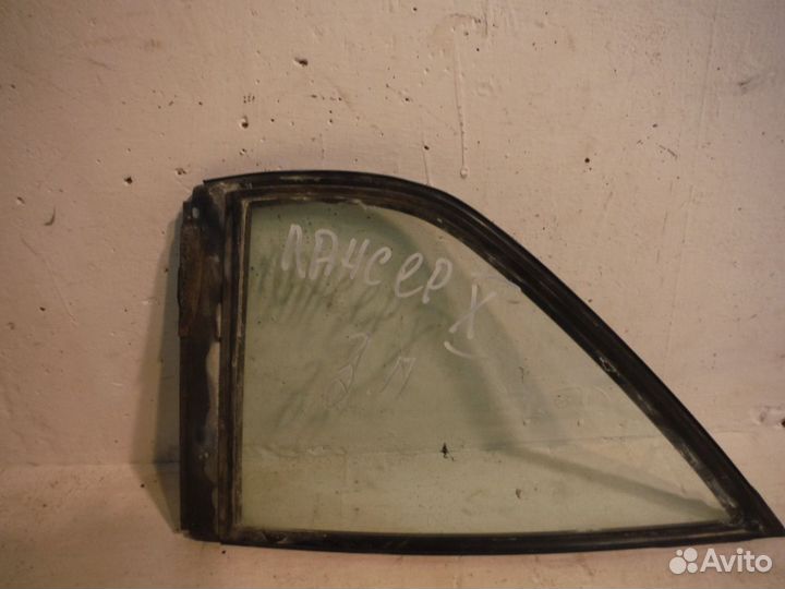 Стекло заднее правое (глухое) Mitsubishi Lancer 10