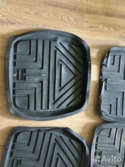 Универсальные автомобильные коврики