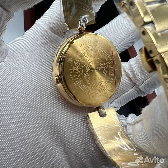Золотые часы Versace
