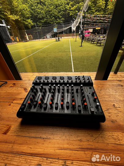 Behringer микшер пульт