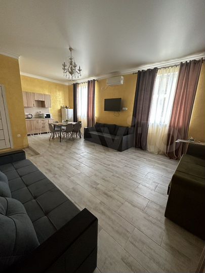 Комната 37 м² в 1-к., 1/4 эт.