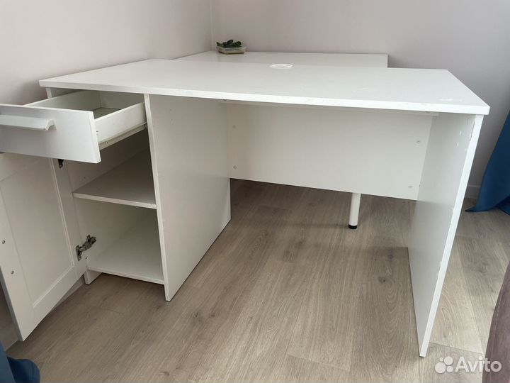 Письменный стол IKEA