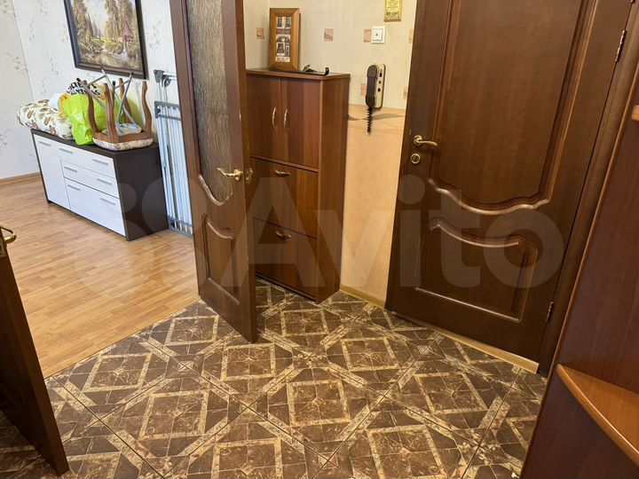 3-к. квартира, 64 м², 2/16 эт.