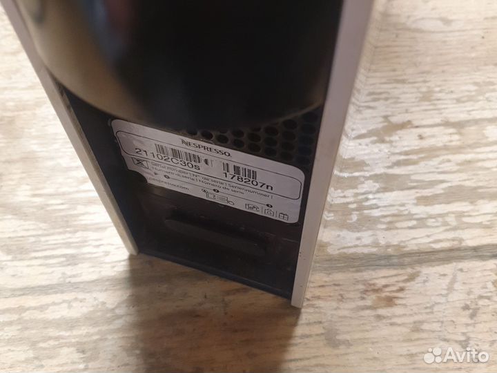 Кофемашина nespresso essenza mini c30