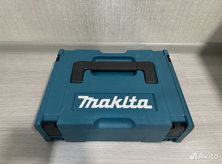 Гайковерт аккумуляторный Makita 800 Нм