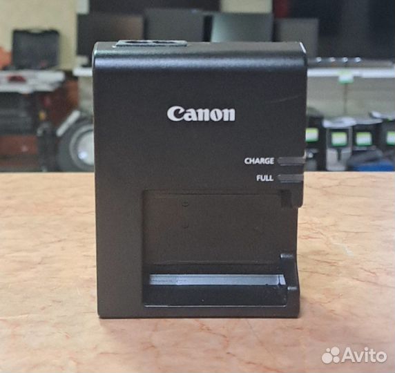 Зарядное устройство Canon LC-E10E